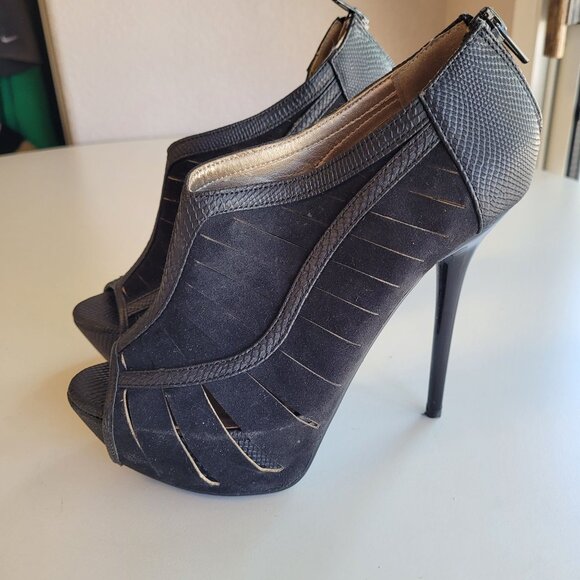 Qupid Peep Toe Bootie Heels Black Faux Leather Suede Women's Size 6.5 - Picture 5 of 7